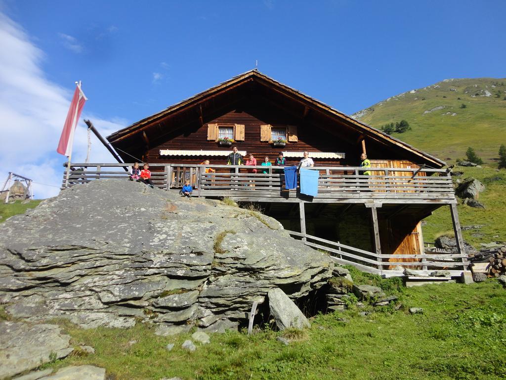 Haus Eder Burgi Hotel Nikolsdorf Buitenkant foto