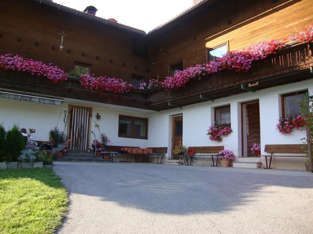 Haus Eder Burgi Hotel Nikolsdorf Buitenkant foto