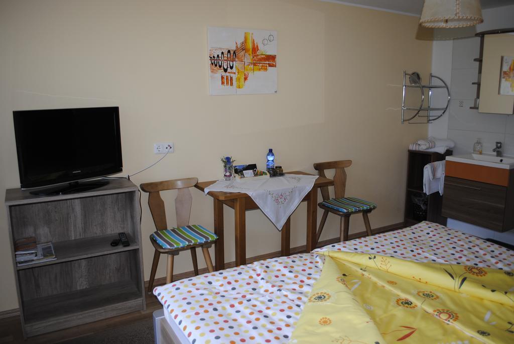 Haus Eder Burgi Hotel Nikolsdorf Buitenkant foto