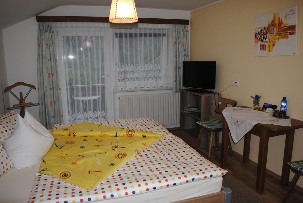 Haus Eder Burgi Hotel Nikolsdorf Buitenkant foto